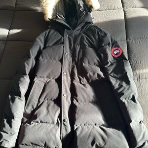 Black Canada Goose Men’s Carson Parka size Medium